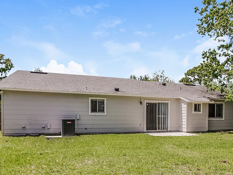517 Sean Ct — Photo 16