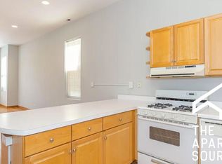 3216 N Racine Ave #2F, Chicago, IL 60657