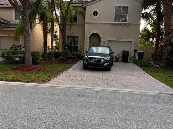 4331 Lake Lucerne Circle, West Palm Beach, FL 33409