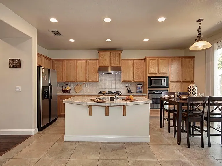 5504 Hirsch Cir — Photo 6