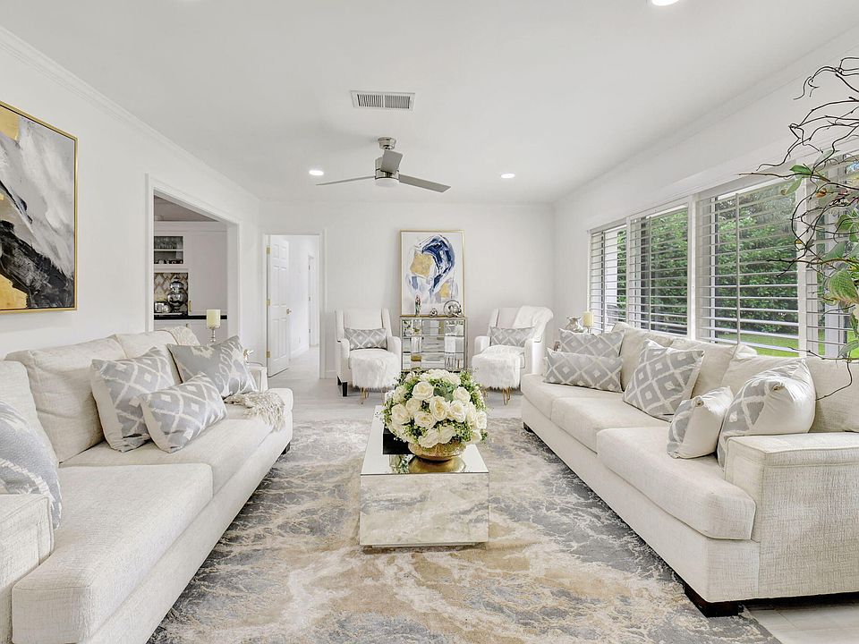 1st image of 3015 Sherwood Boulevard
