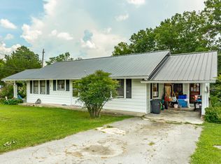 93 W Pace St, Trenton, GA 30752