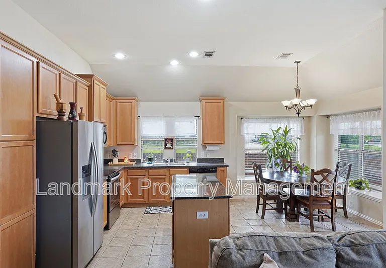 1218 Inglewood Dr — Photo 10