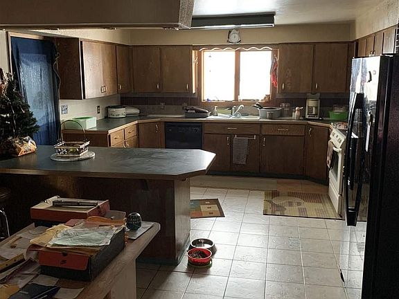 3rd image of 591 S Easy St