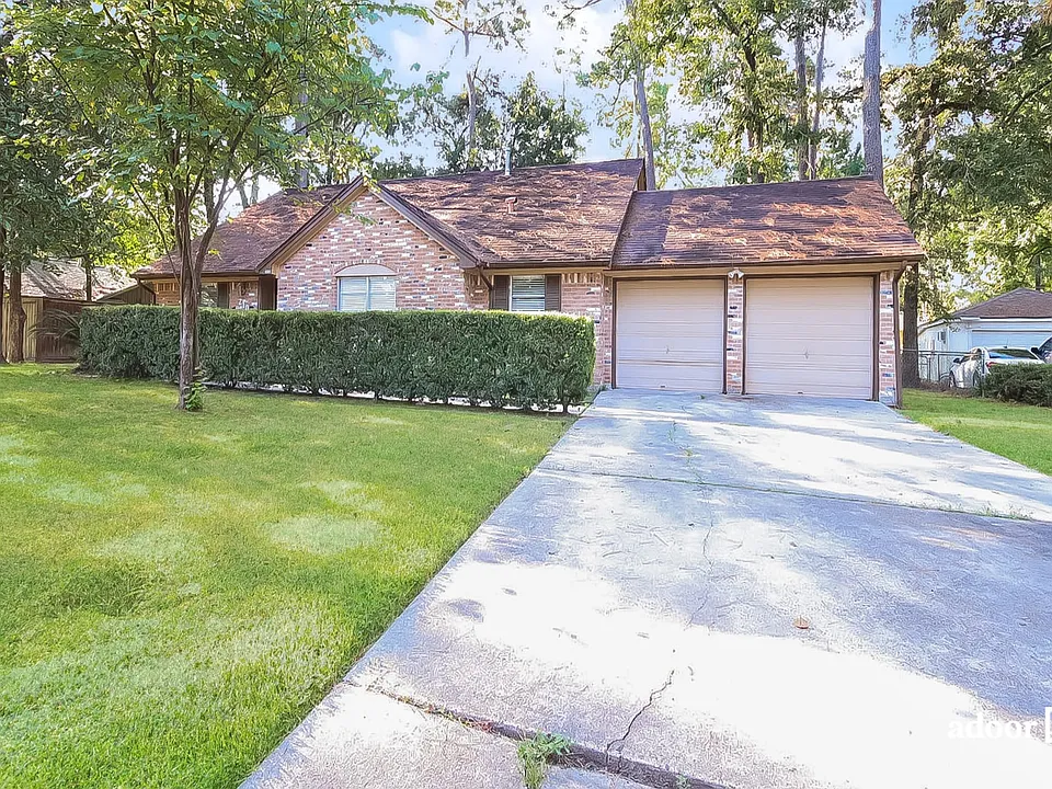210 Castlewood Dr