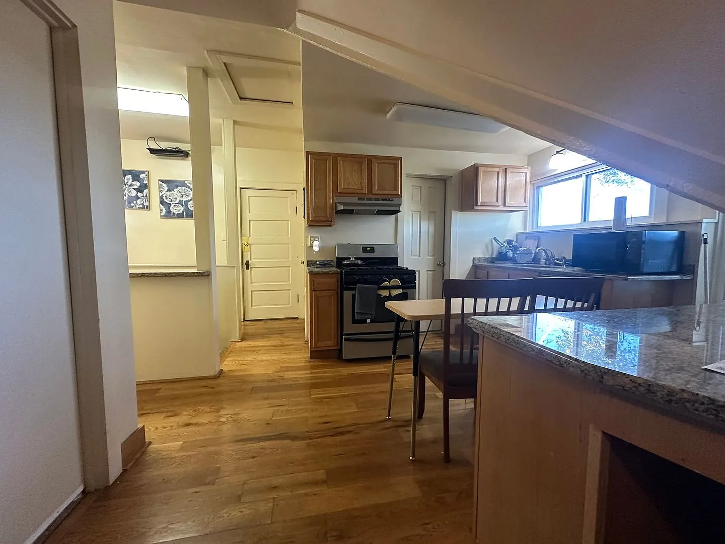 113 Comstock Place Furnished Rooms - Available 7/1/27 Or 8/1/27 — Photo 4