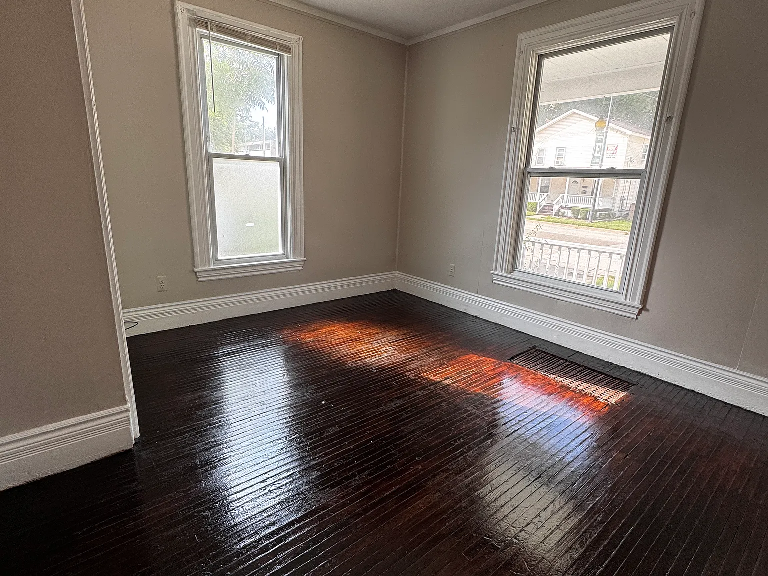 409 Washtenaw Rd — Photo 1
