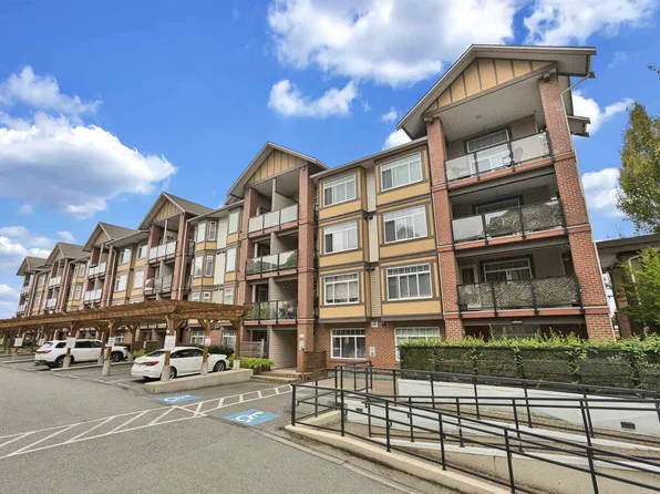 5650 201a St #117, Langley, BC V3A 0B3