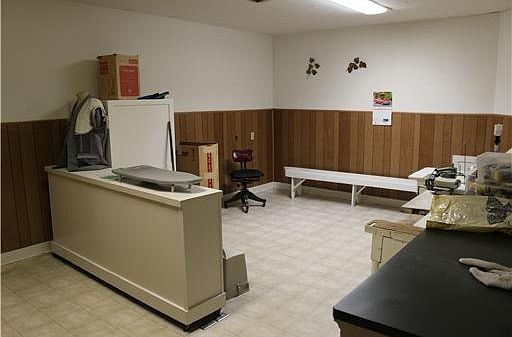 2nd image of 117 N Main St