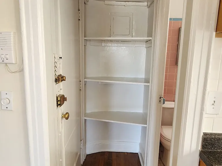 37-28 63rd St #2R — Photo 6