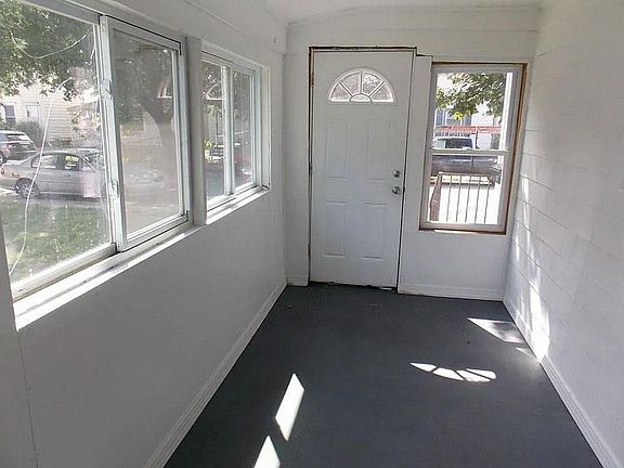 4th image of 1317 Schaeffer St