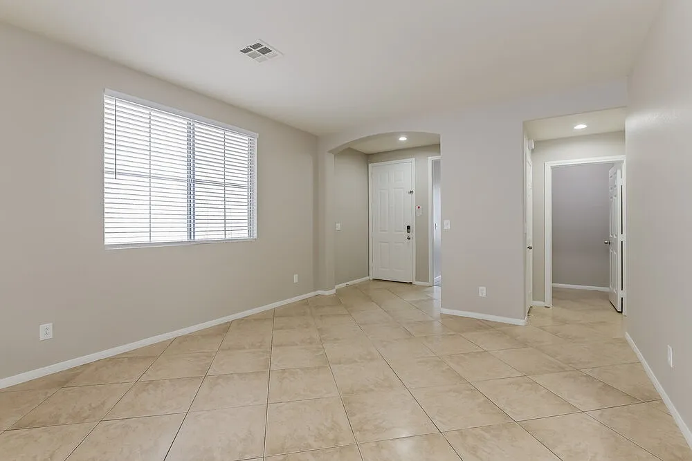 4 bed, 2.0 bath, 1720 sqft, $2,245 — Photo 4