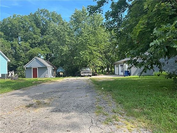 3rd image of 102 8th St