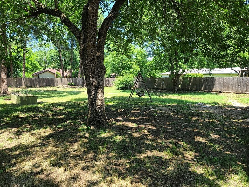 1st image of 621 Greenwood Dr