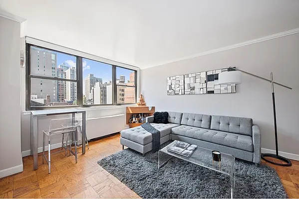 Sold by R New York | media 3