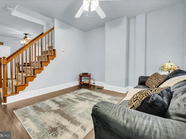 215 8th St, Upland, PA 19015