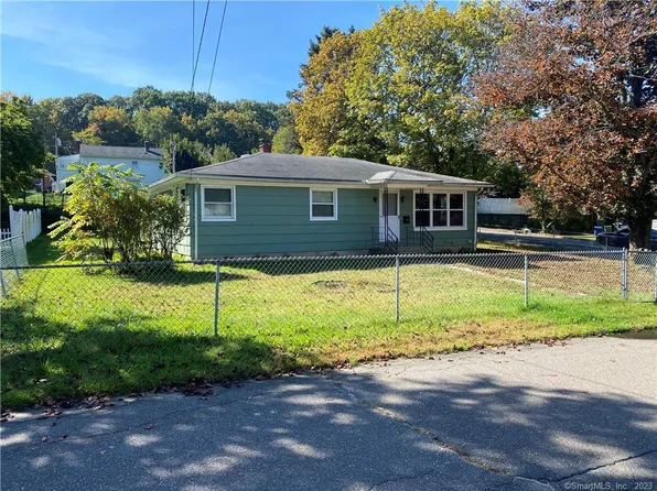 86 Dan Parker Drive, Waterbury, CT 06704