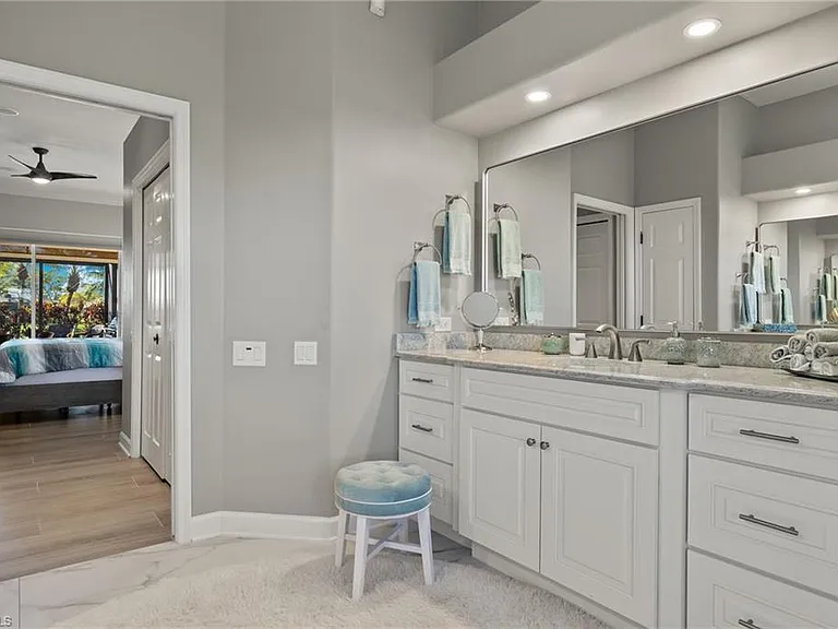 16322 Edgemont Dr — Photo 17