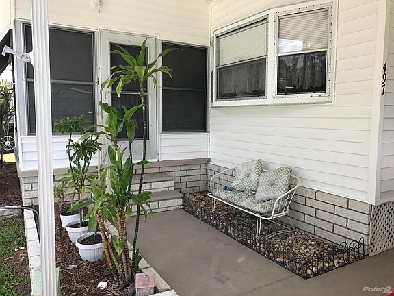 front sitting area