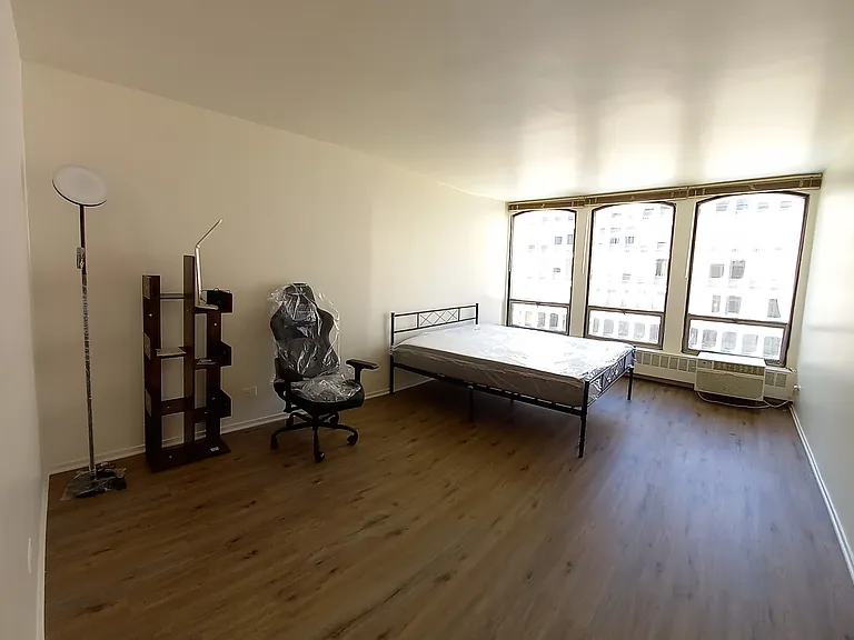 1450 E 55th Pl #717S — Photo 13