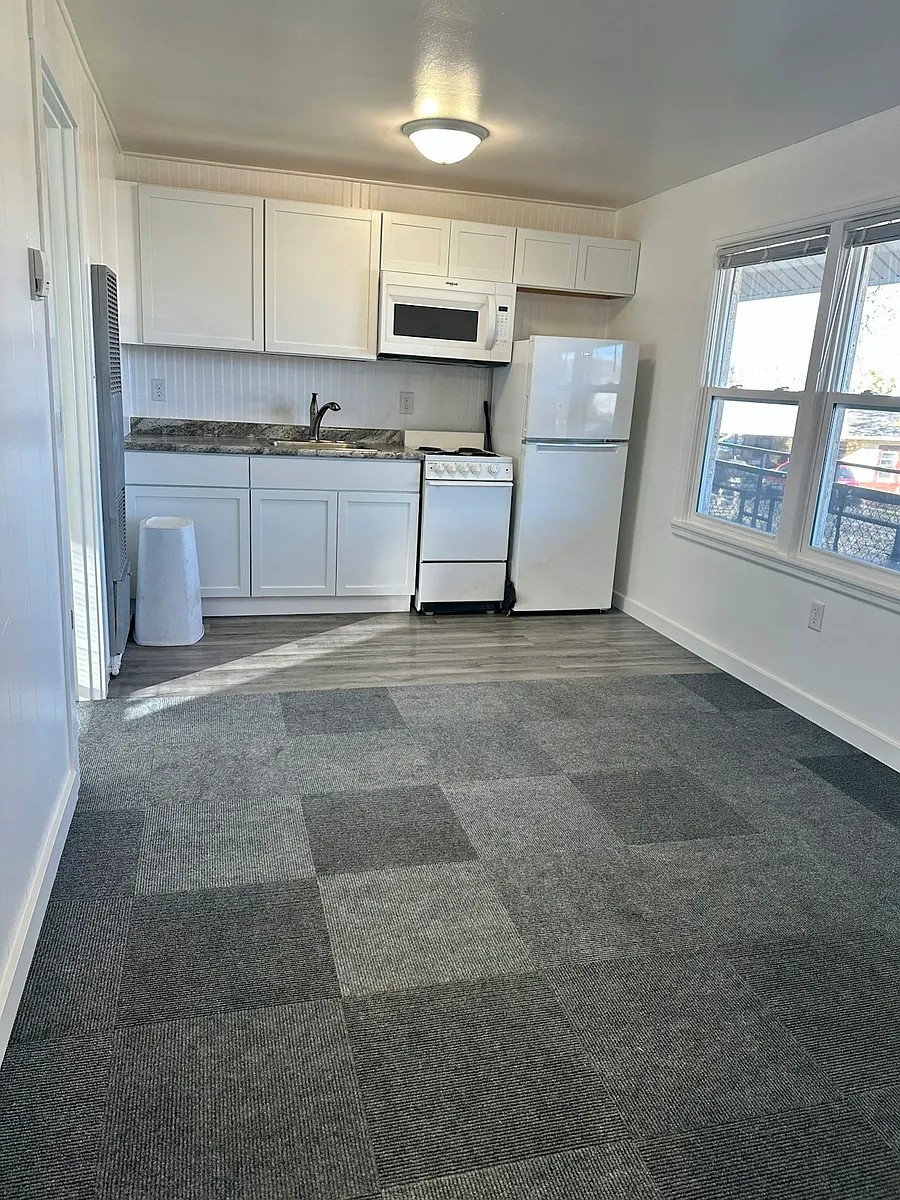 Building Photo - 525 E Omaha St #2