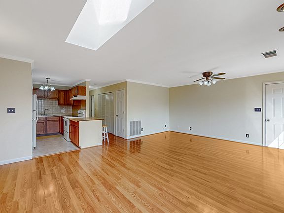 5th image of 1545 W Stonehenge Dr #0