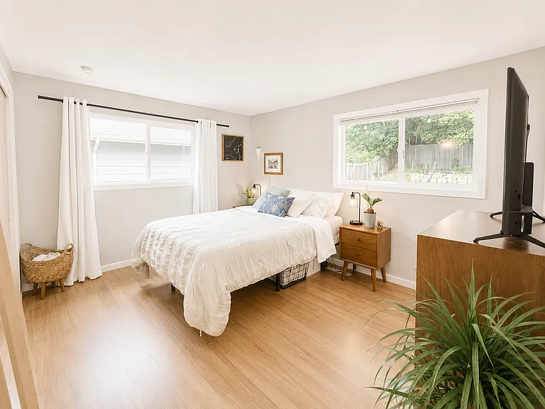Spacious Main Bedroom - Clean Modern Finishes