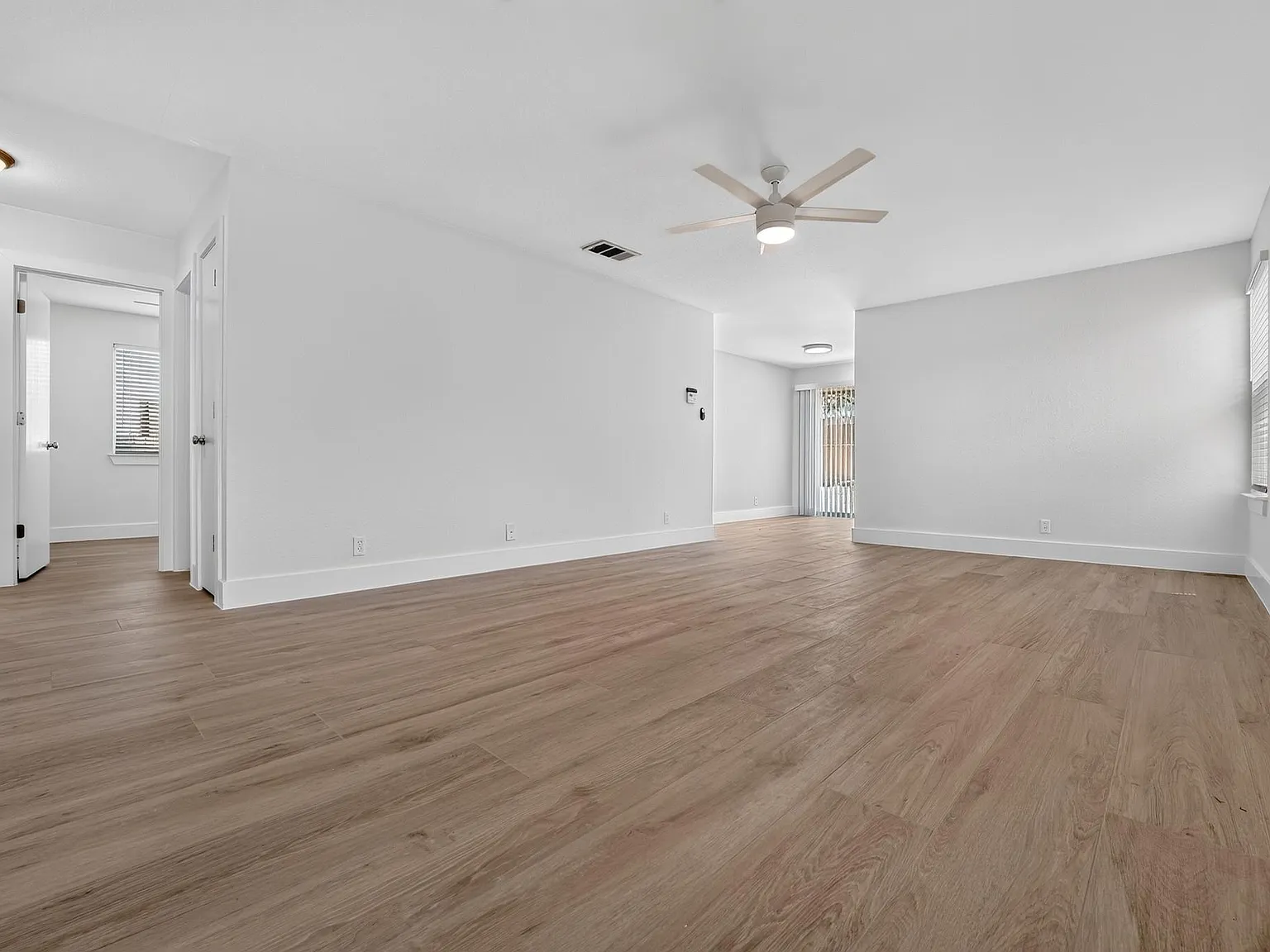 4 bed, 2.0 bath, 1198 sqft, $1,795 — Photo 3