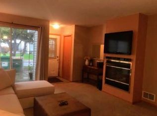 4068 Durham Ct, Saint Paul, MN 55122