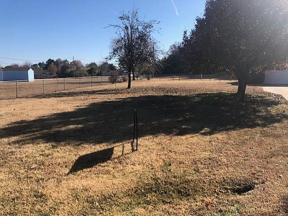 3rd image of 4236 Iris Ave