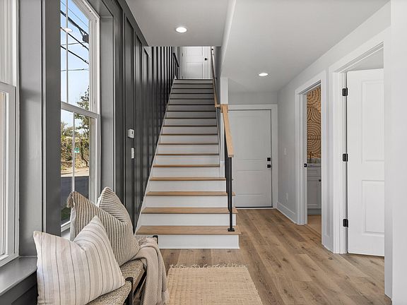 5th image of 1624 Mari Cir