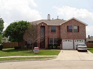 200 Creek Point Ln, Arlington, TX 76002