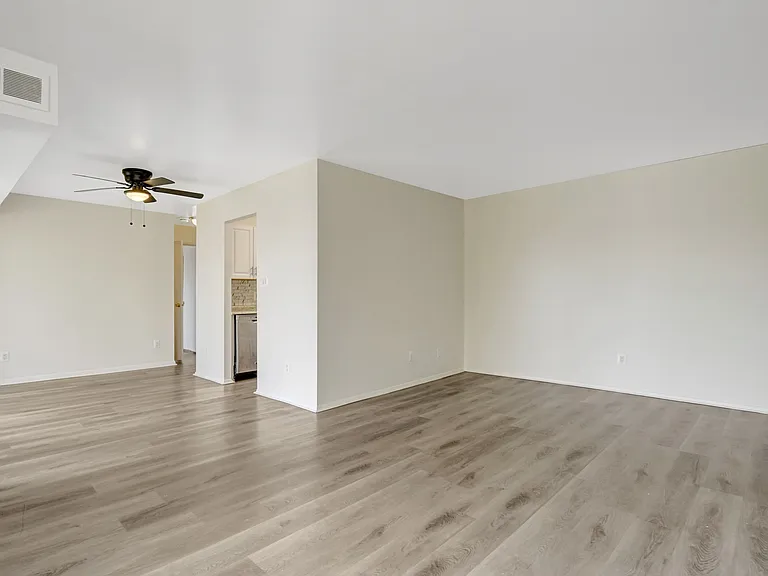 2904 Kings Chapel Rd — Photo 4