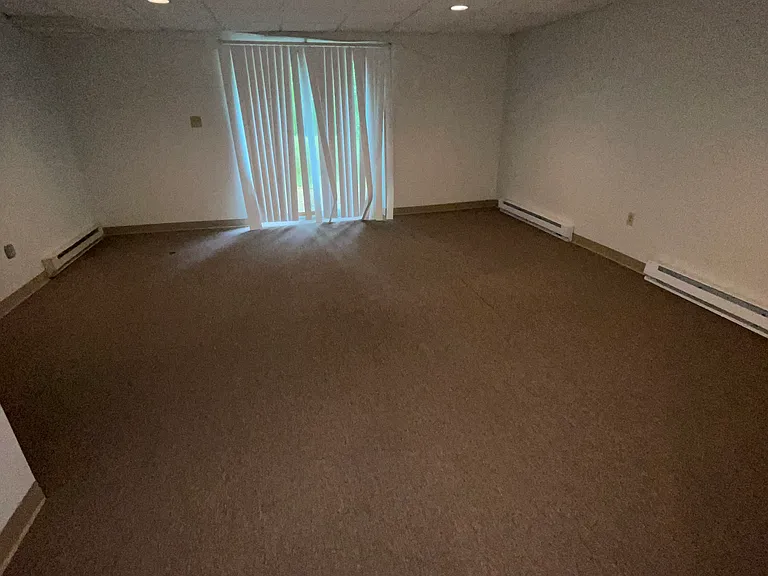109 Sycamore Ln #B — Photo 6