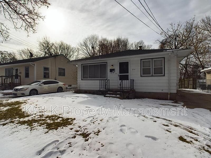 1st image of 934 Sheridan Ave