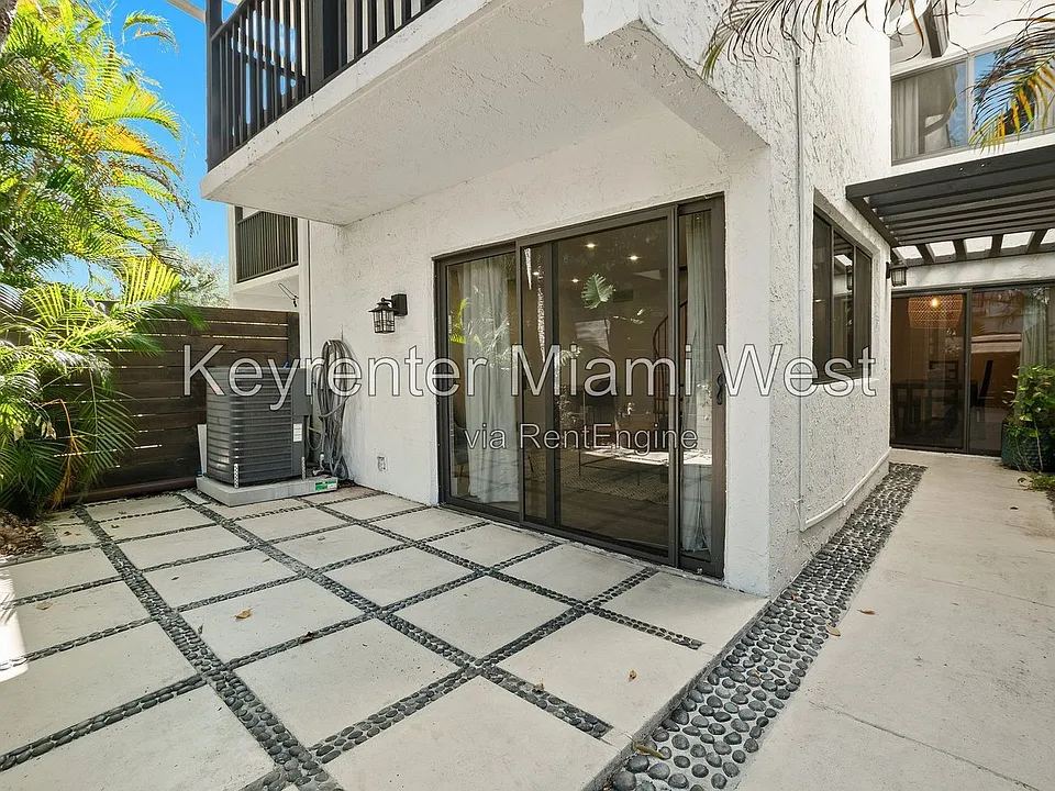 3213 Bird Ave #7