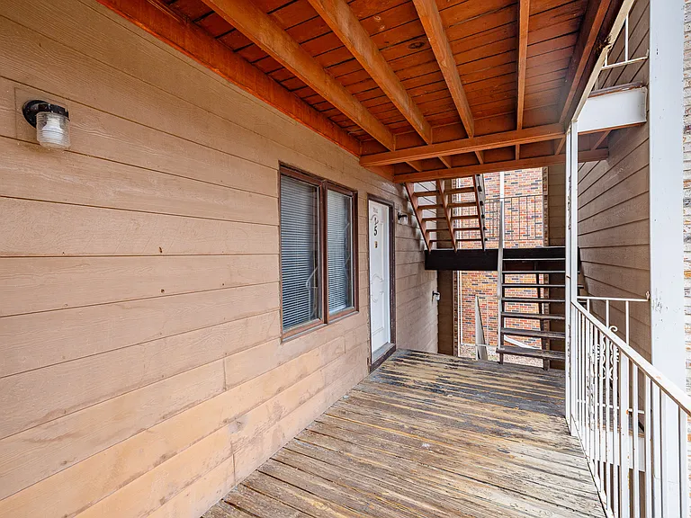 1110 F St #6 — Photo 20
