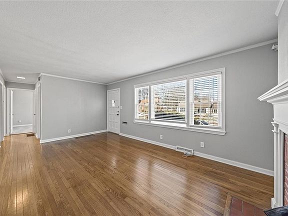 3rd image of 7301 Tracy Ave
