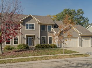 2930 Stone Park Dr NE, Rochester, MN 55906