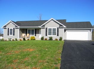 525 Bethlehem Estates Dr, Rickman, TN 38580