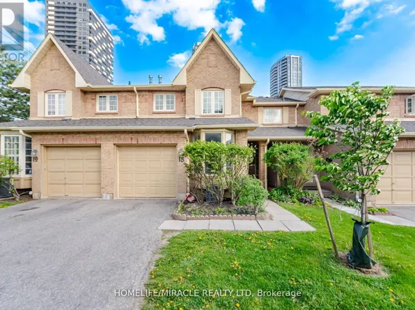 35 Ceremonial Dr #18, Mississauga, ON L5R 3G6