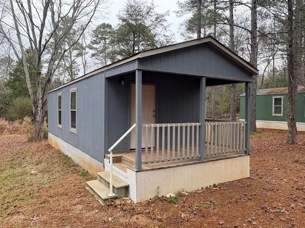 930 Cedar Village Ln, Seneca, SC