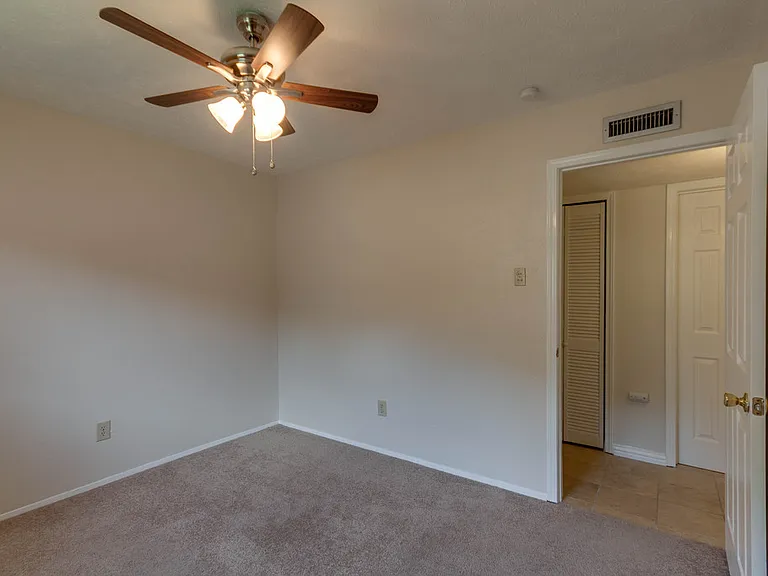804 Forest Glen Dr — Photo 8