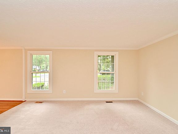 4th image of 14633 Estate Dr