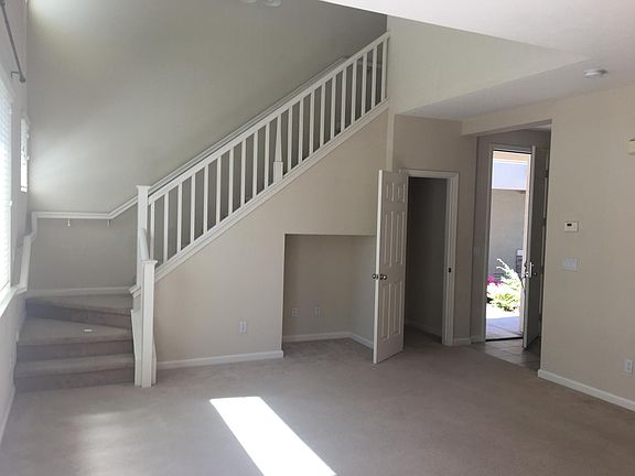 3rd image of 5035 Lakeshore Dr