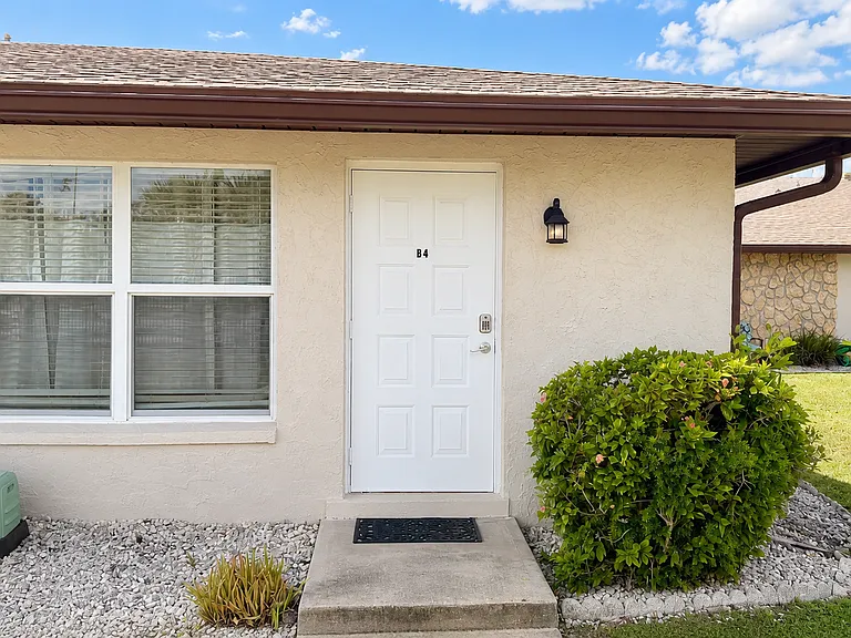 21150 Gertrude Ave #B4 — Photo 7