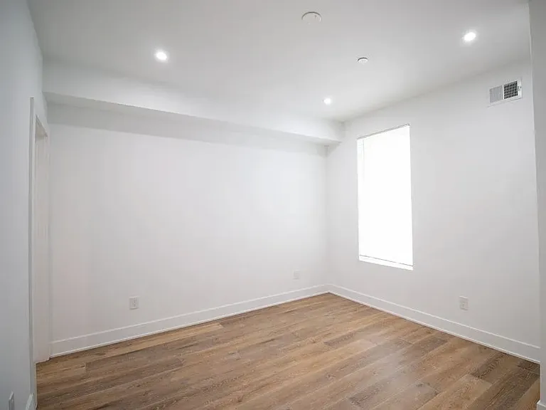 1740 N 22nd St #8 — Photo 16