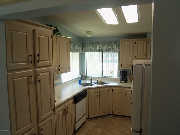 2nd image of 940 Barefoot Blvd