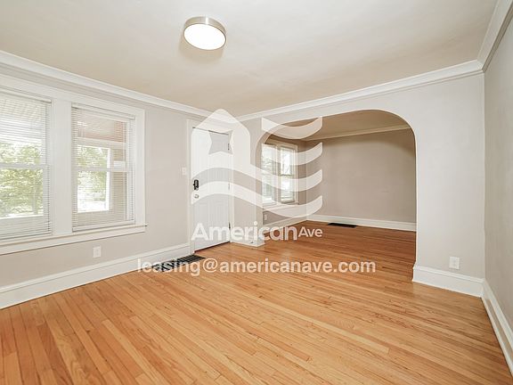 1562571_003_living_room_13770737.jpg