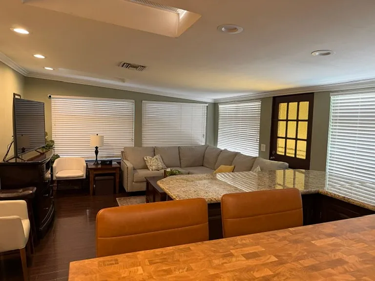 459 N Jenifer Ave — Photo 4